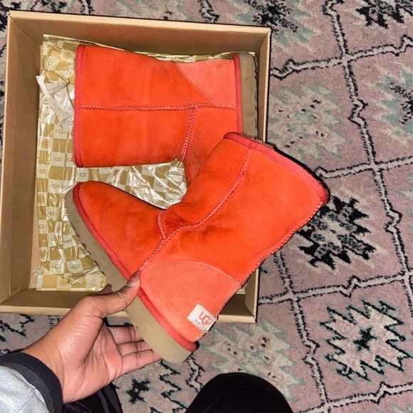 Bright colored Uggs - Picture 2 of 3